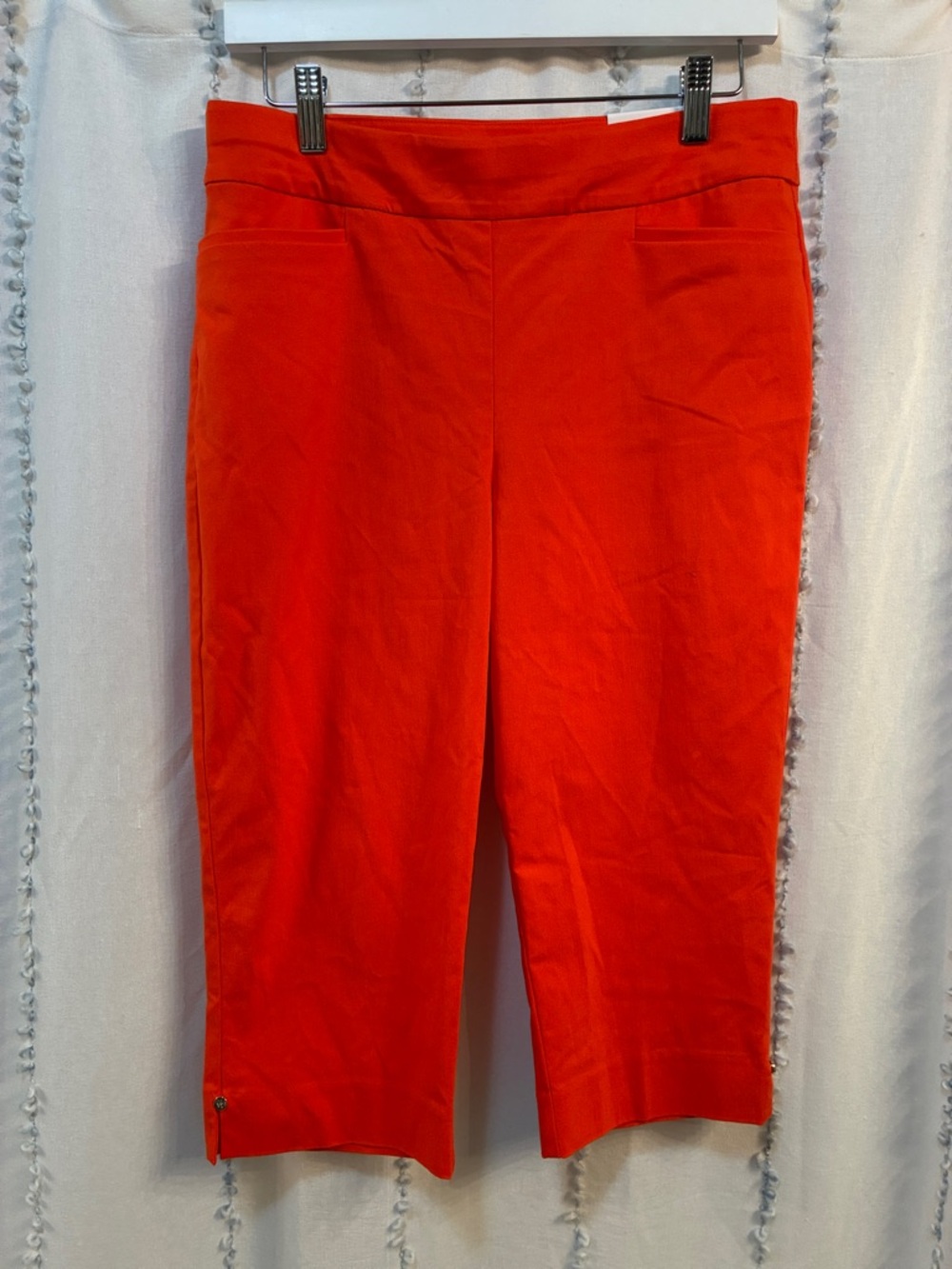 Chicos blood orange Brigitte So Slimming Slim leg Cropped pant size 4 NWT